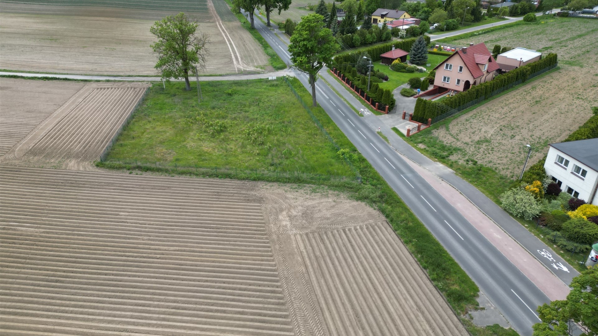 Działka na sprzedaż